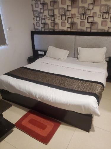 Hotel Aashiyana Inn Нью-Дели Экстерьер фото